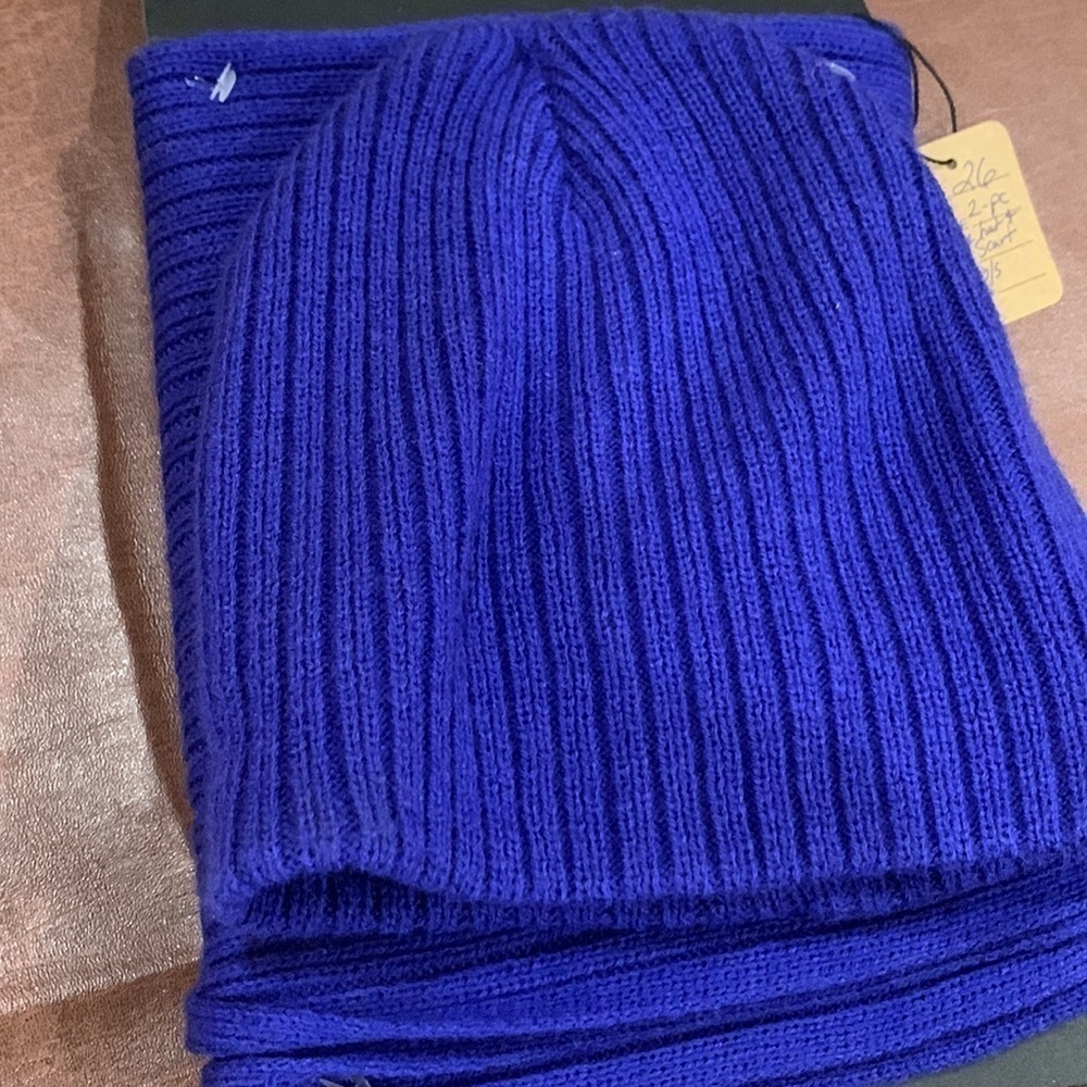 NWT 2 PC Blue knit beanie Hat & Scarf  Bluestar Sportswear approx 72”x10” scarf